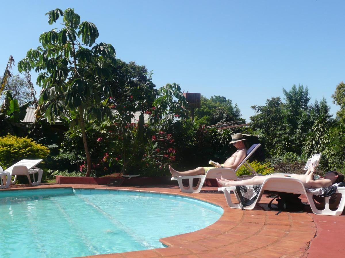 Residencial Uno Hostel Puerto Iguazu Bagian luar foto