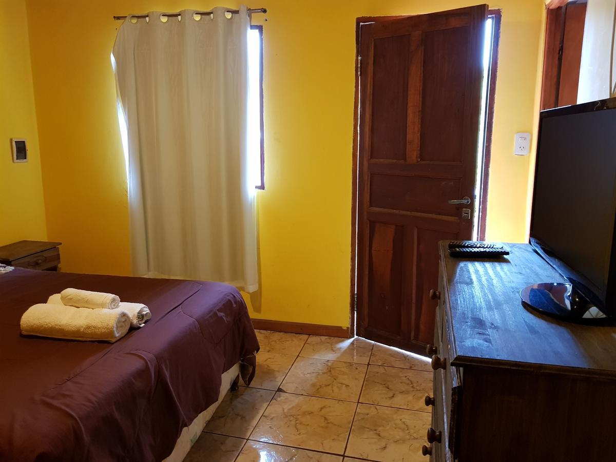 Residencial Uno Hostel Puerto Iguazu Bagian luar foto